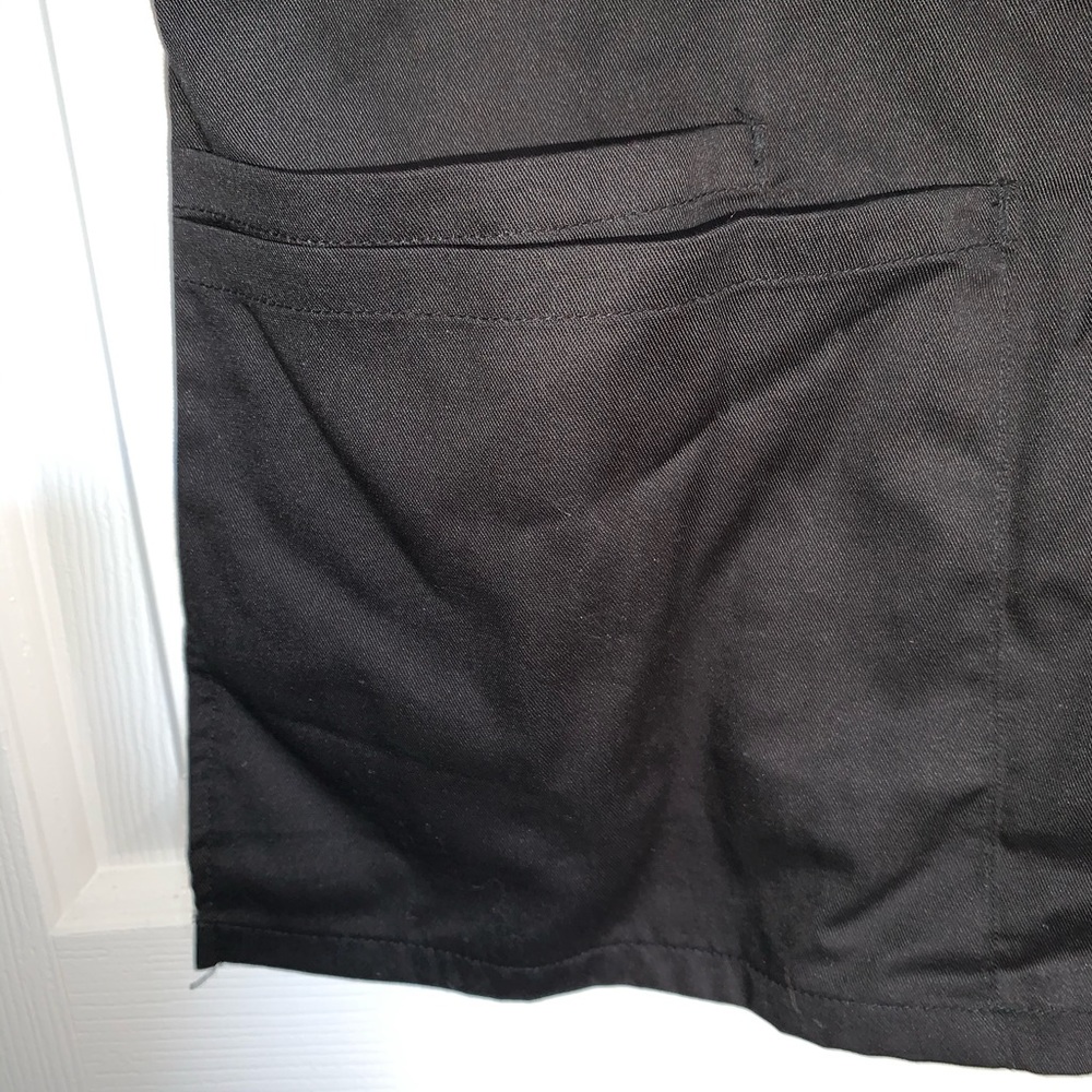 Women’s Scrubs Top - Picture 4 of 6